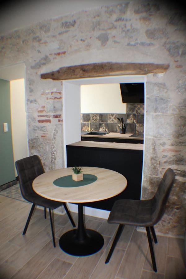 Joli Studio En Rez-De-Chaussee Pradines  Exteriör bild